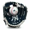 Franklin MLB Yankees Tee Ball Glove - 9.5"