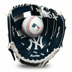 Franklin MLB Yankees Tee Ball Glove - 9.5"